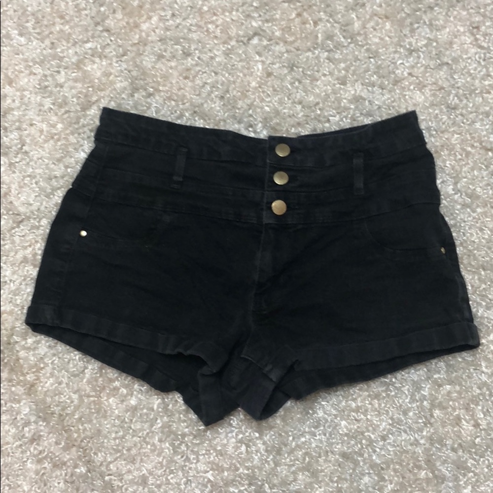 Women’s Refuge Black Shorts